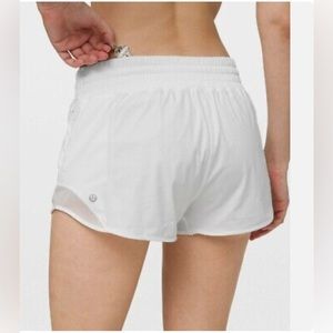 Lululemon Hotty Hot HR Hi-Rise 2,5” Short size 4 White Run